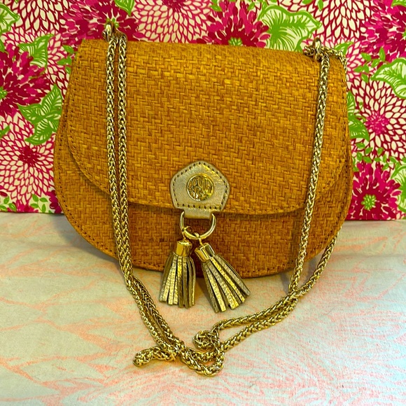 Lilly Pulitzer Handbags - Lilly Pulitzer Sirena Crossbody Bag Raffia Gold Tassel